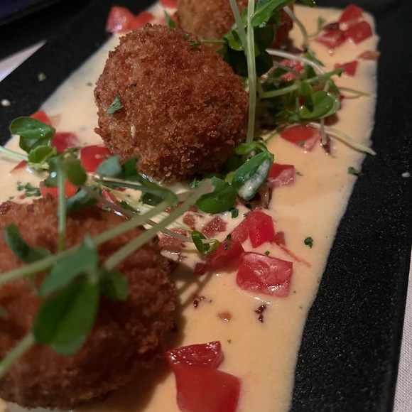 Meet your Posher, Kamaala - Picture 1 of 1